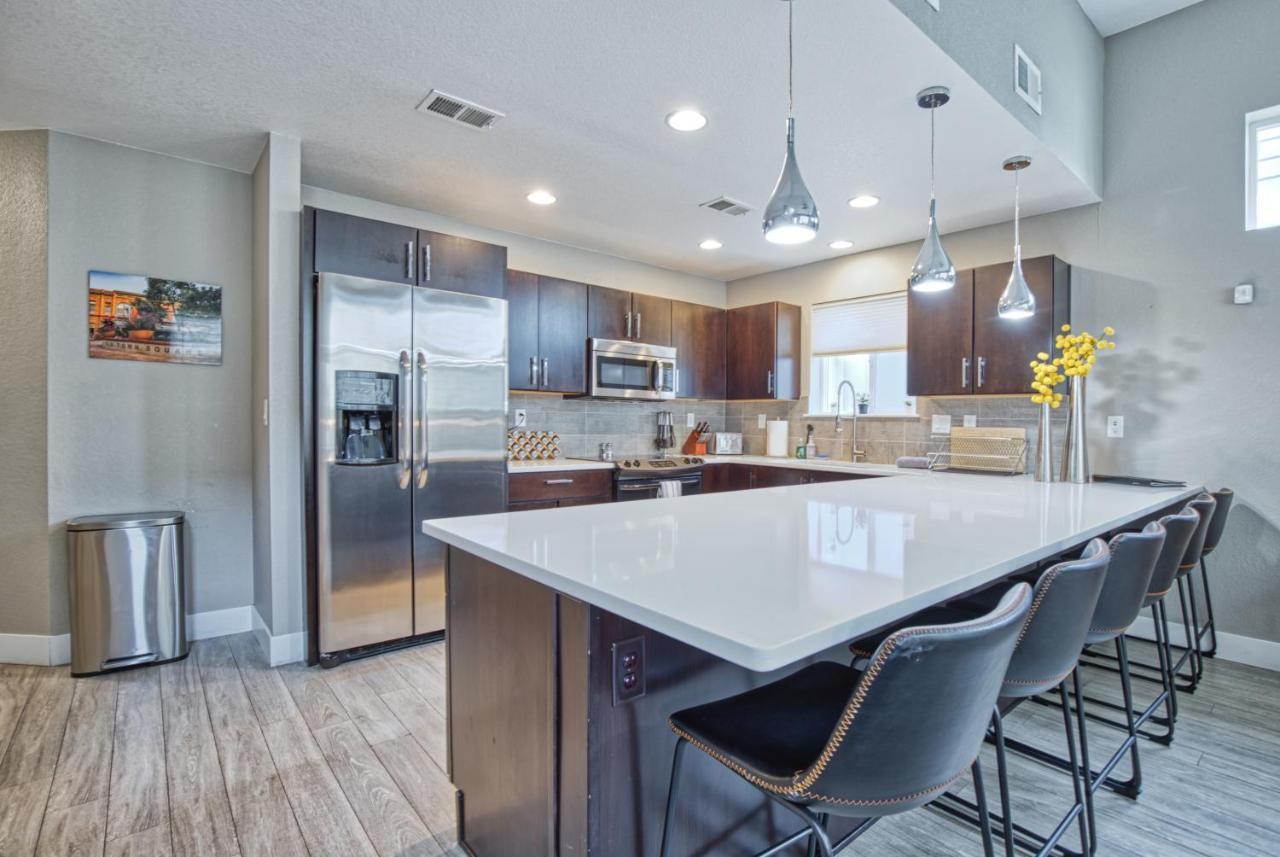 Modern Townhome Near Old Town, Breweries, & River! Fort Collins Eksteriør bilde