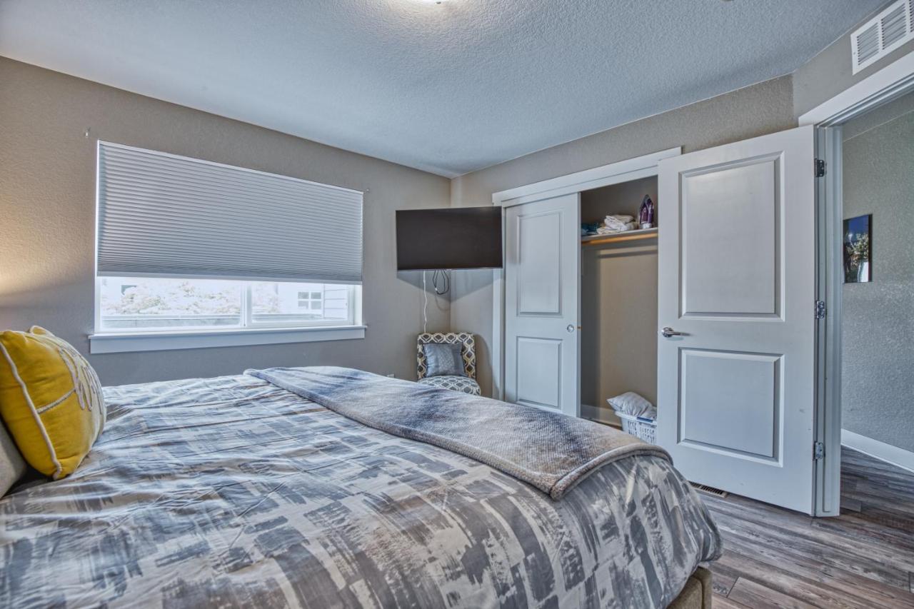 Modern Townhome Near Old Town, Breweries, & River! Fort Collins Eksteriør bilde